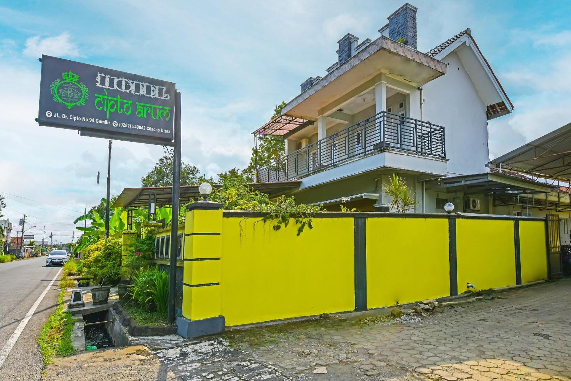 Spot On 91905 Hotel Cipto Arum Cilacap Eksteriør bilde
