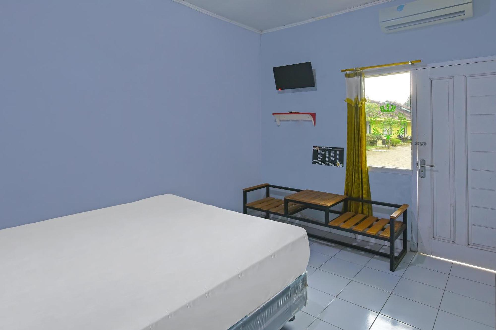 Spot On 91905 Hotel Cipto Arum Cilacap Eksteriør bilde