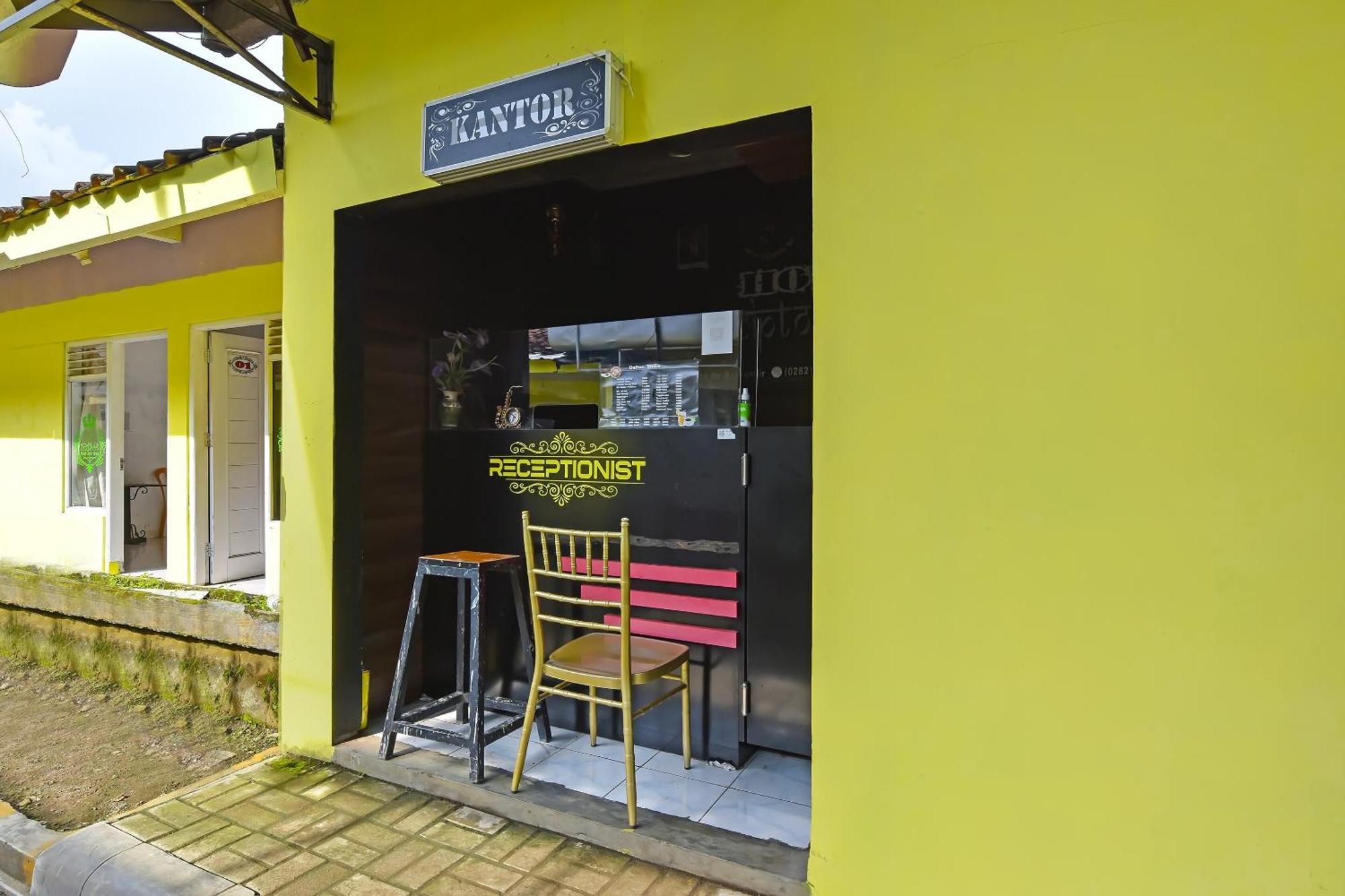 Spot On 91905 Hotel Cipto Arum Cilacap Eksteriør bilde