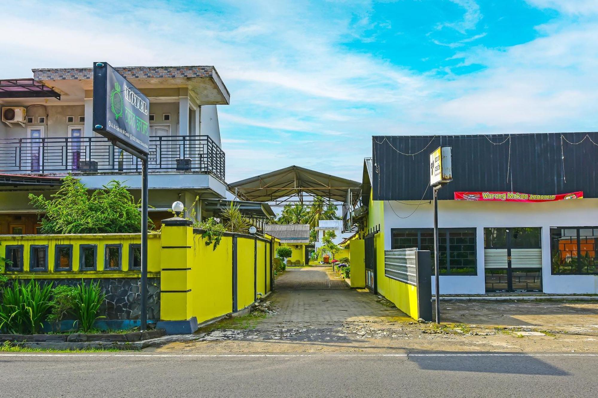 Spot On 91905 Hotel Cipto Arum Cilacap Eksteriør bilde